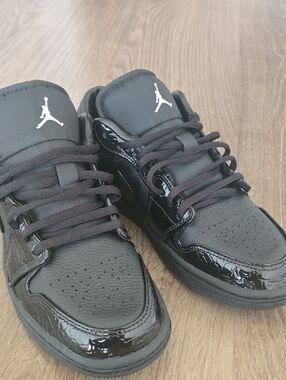 Womens AIR Jordan 1 Low